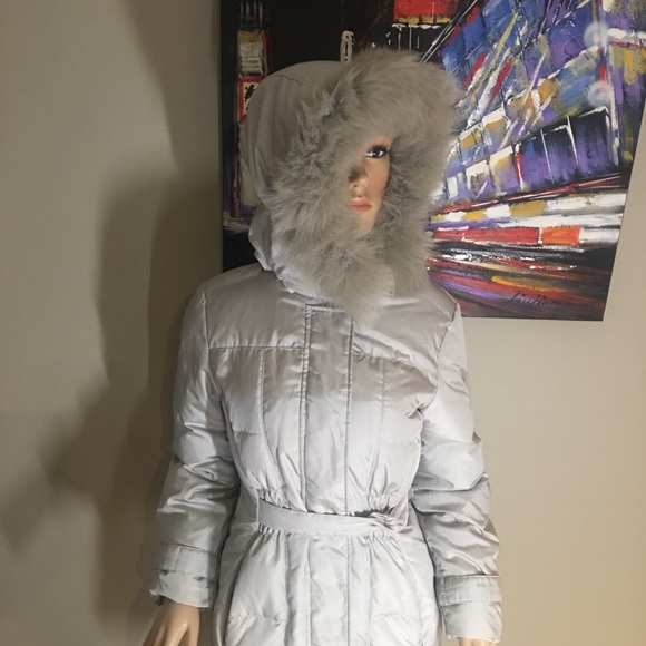 Sold ✅-silver jacket genuine fox fur in the  hood. - Picture 6 of 6